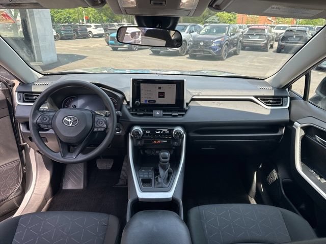 Used 2025 Toyota RAV4 XLE AWD/4WD image 20
