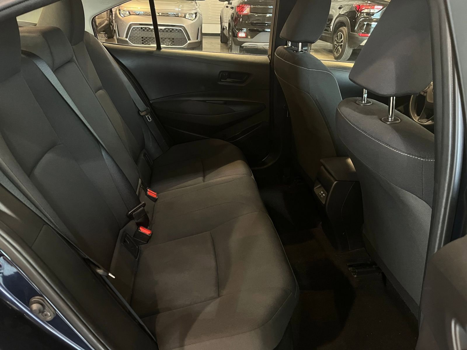 Used 2025 Toyota Corolla LE image 37