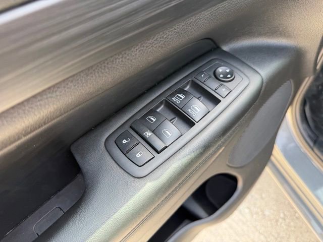 Used 2020 Jeep Grand Cherokee Altitude AWD/4WD image 10