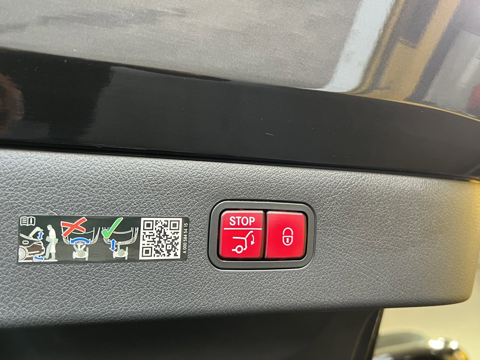 Used 2022 Mercedes-Benz EQS 580 4MATIC Sedan image 29