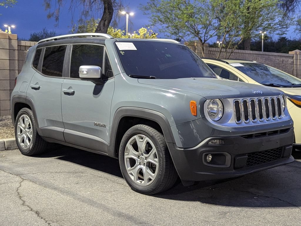 Used 2017 Jeep Renegade Limited w/ Advanced Technology Group FWD image 3