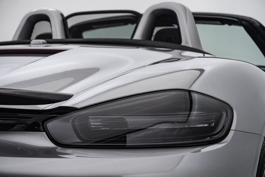 Used 2024 Porsche 718 Boxster RWD image 15