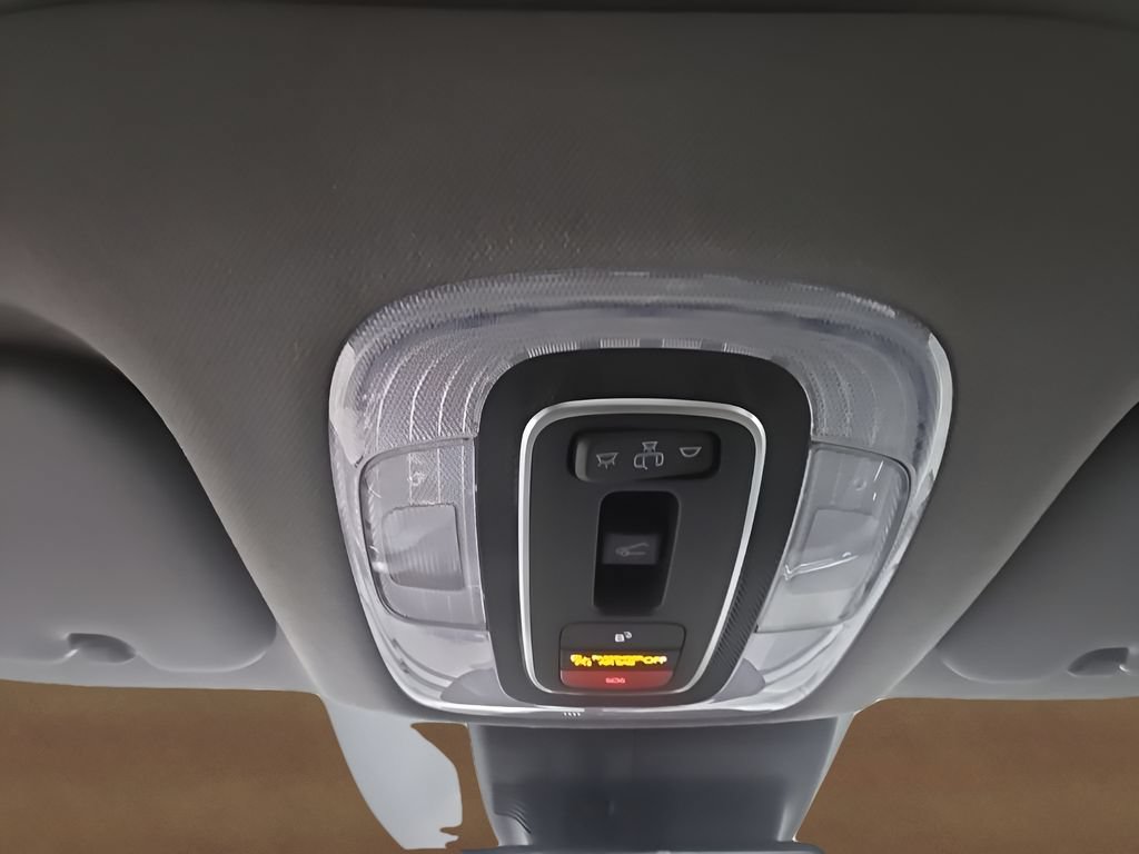 Used 2025 Hyundai Elantra SEL FWD image 38