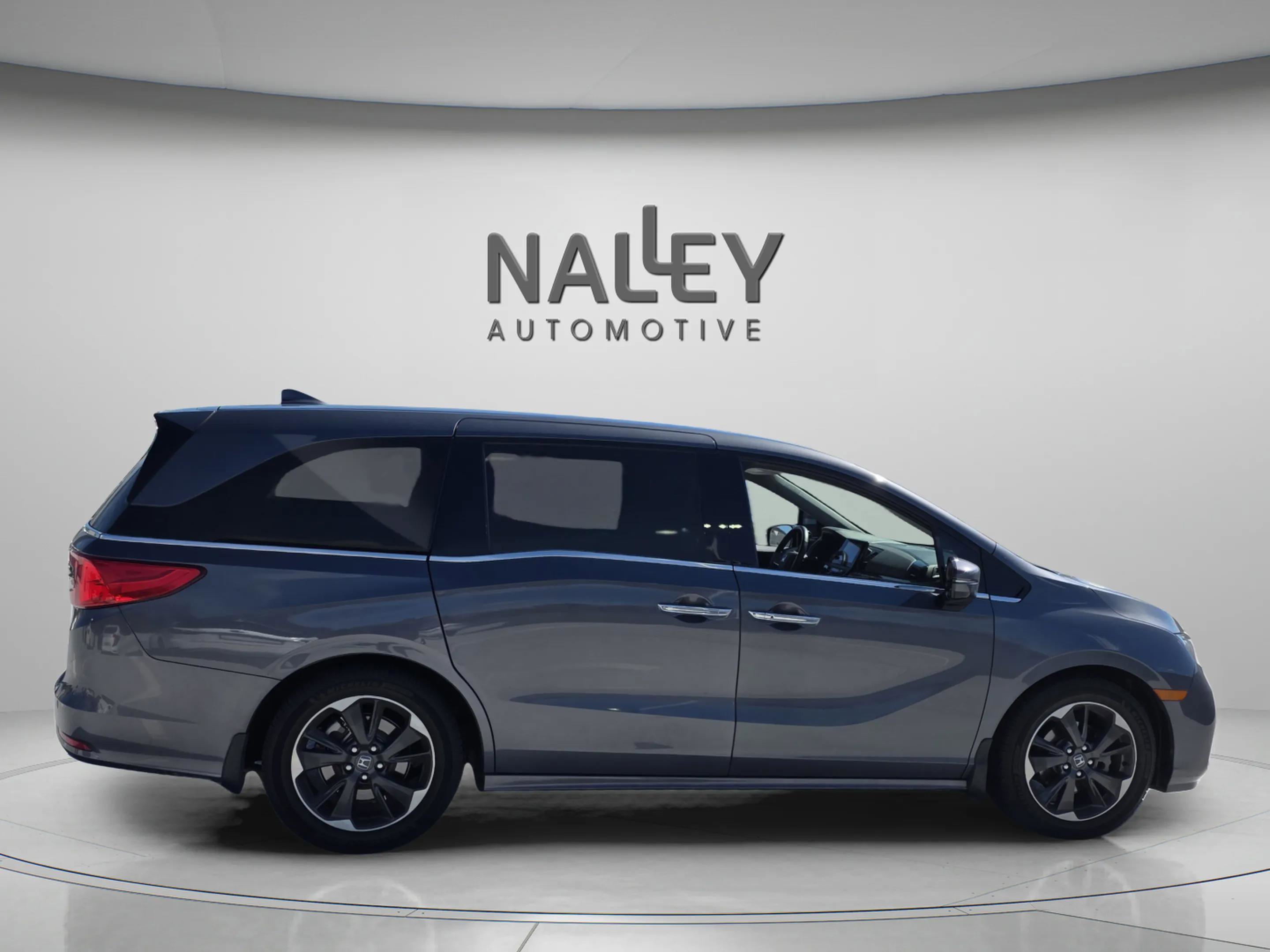 Used 2023 Honda Odyssey Elite image 6