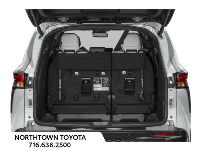 New 2026 Toyota Sienna XSE AWD/4WD image 12