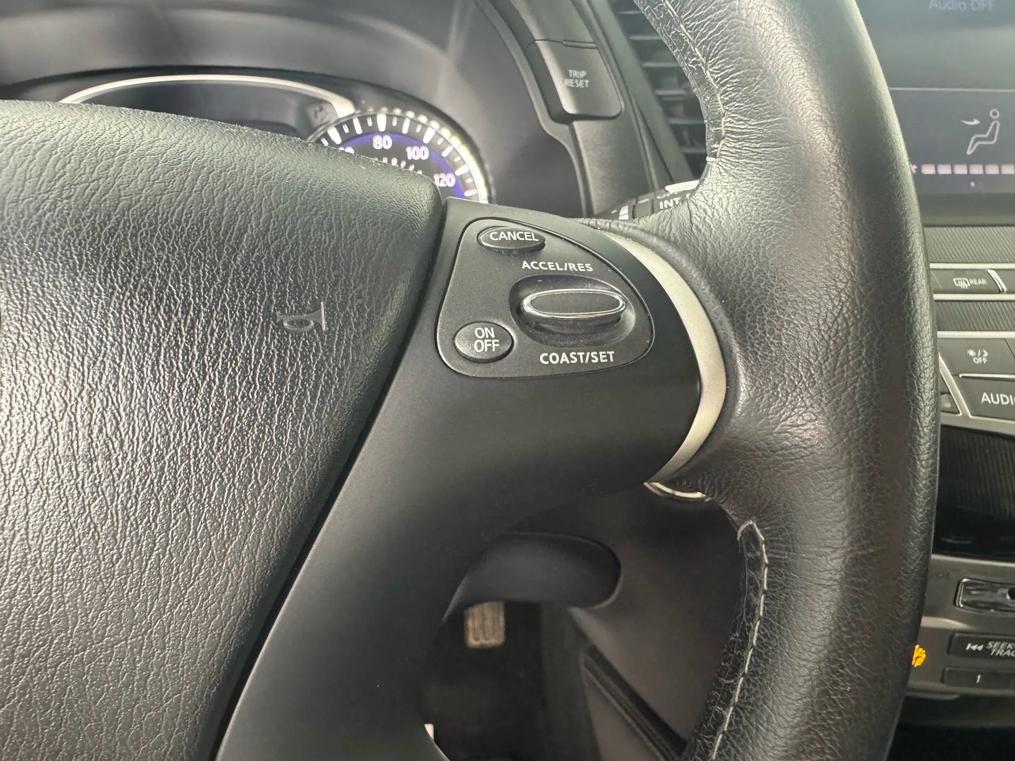 Used 2018 INFINITI QX60 Luxe image 16