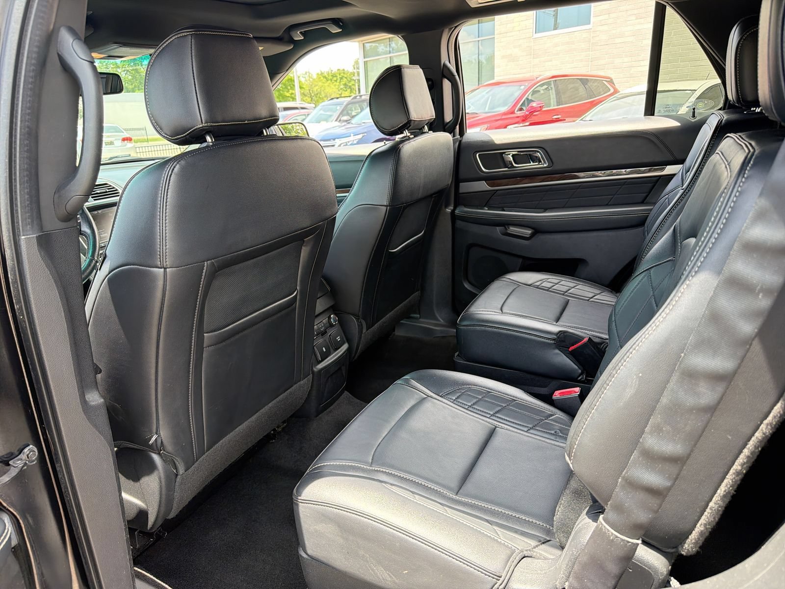 Used 2016 Ford Explorer Platinum AWD/4WD image 23