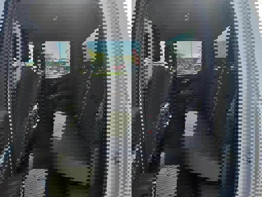 Used 2021 Chevrolet Silverado 1500 LT Trail Boss w/ Bed Protection Package image 15