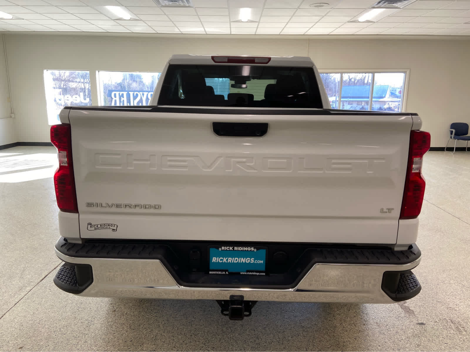 Used 2025 Chevrolet Silverado 1500 LT AWD/4WD image 8