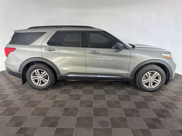 Used 2020 Ford Explorer XLT w/ Equipment Group 202A image 4