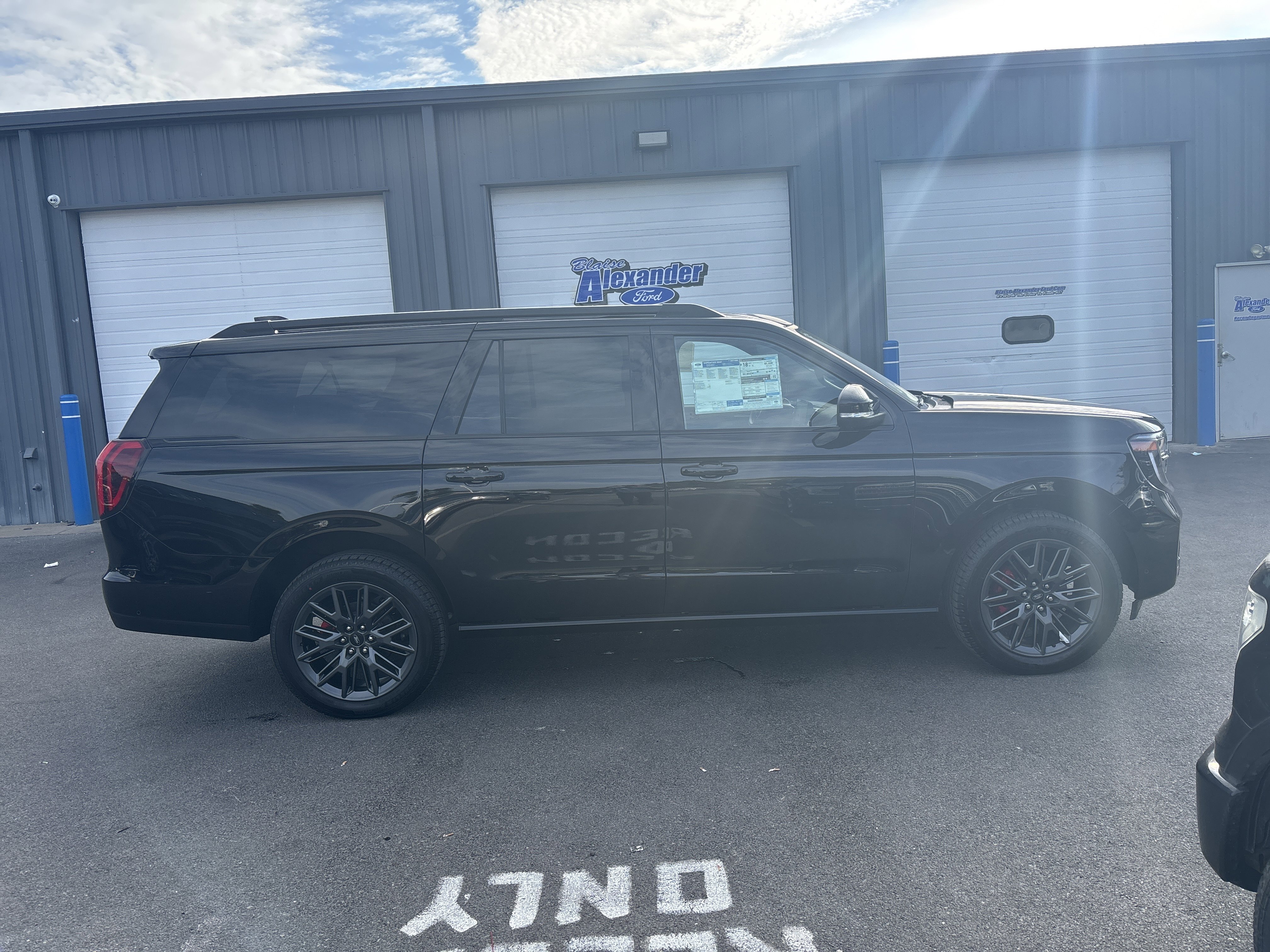New 2025 Ford Expedition Max Platinum image 2