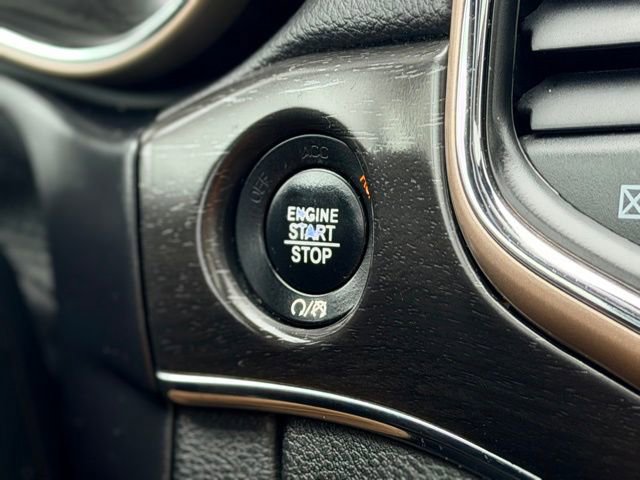 Used 2017 Jeep Grand Cherokee Limited image 12