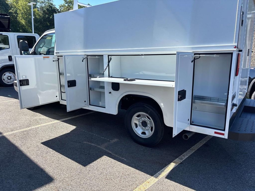 New 2025 GMC Savana 3500 w/ Power Convenience Package image 8