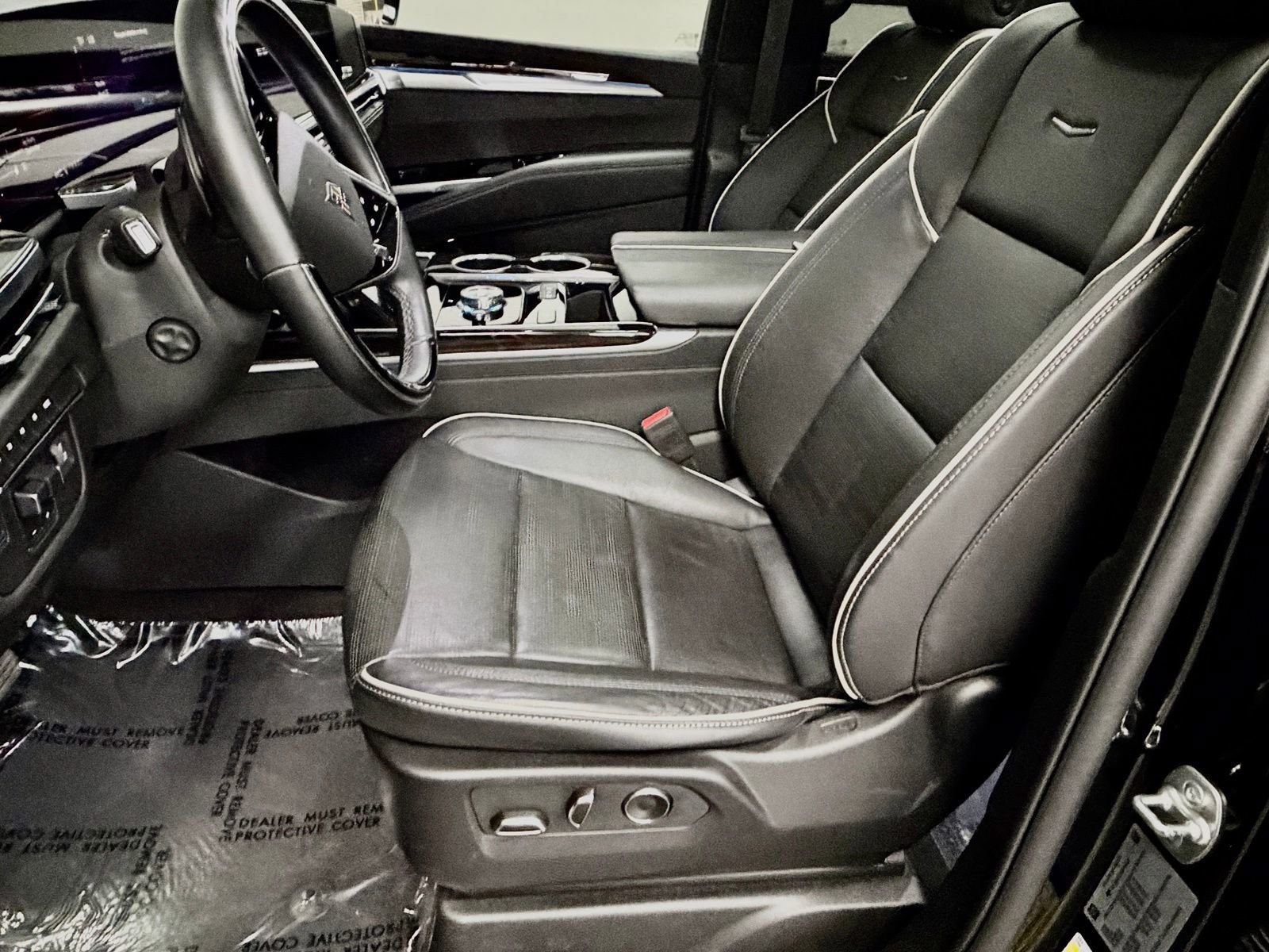 Used 2025 Cadillac Escalade ESV Premium Luxury image 21