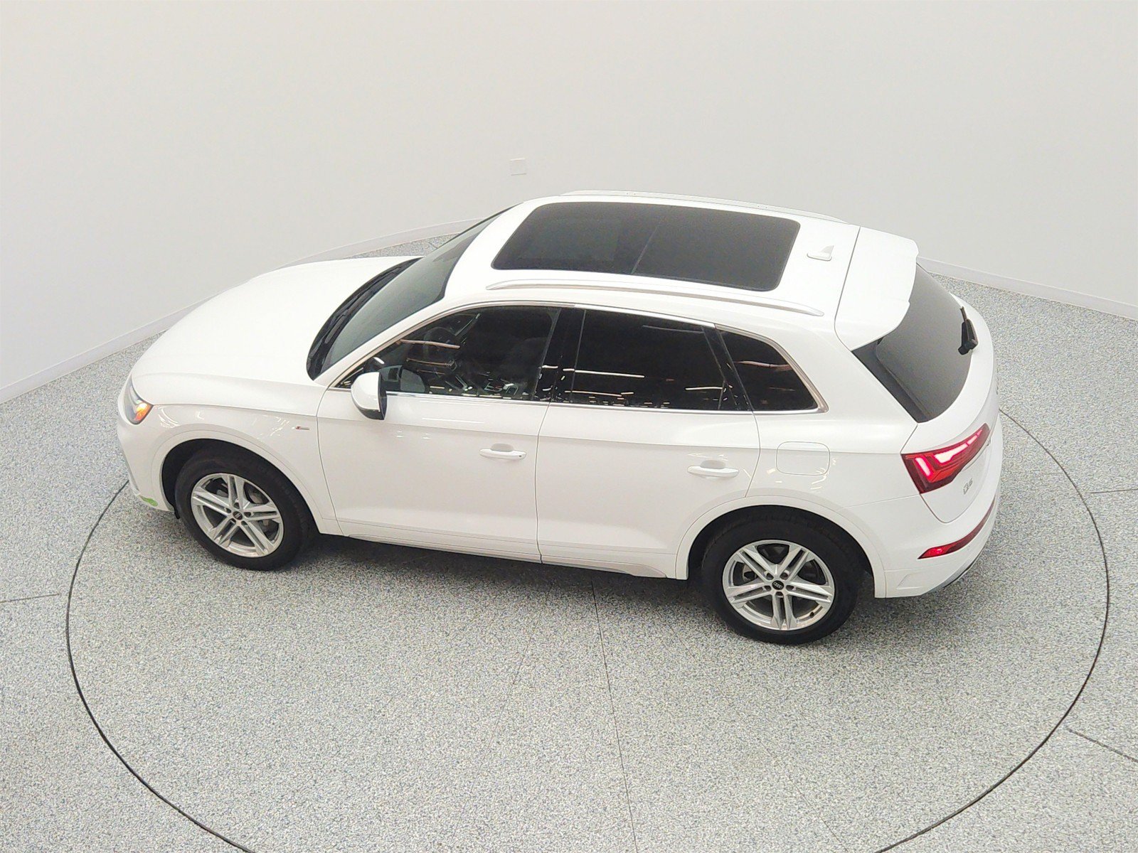 Used 2023 Audi Q5 e Premium Plus w/ Premium Plus Package AWD/4WD image 29