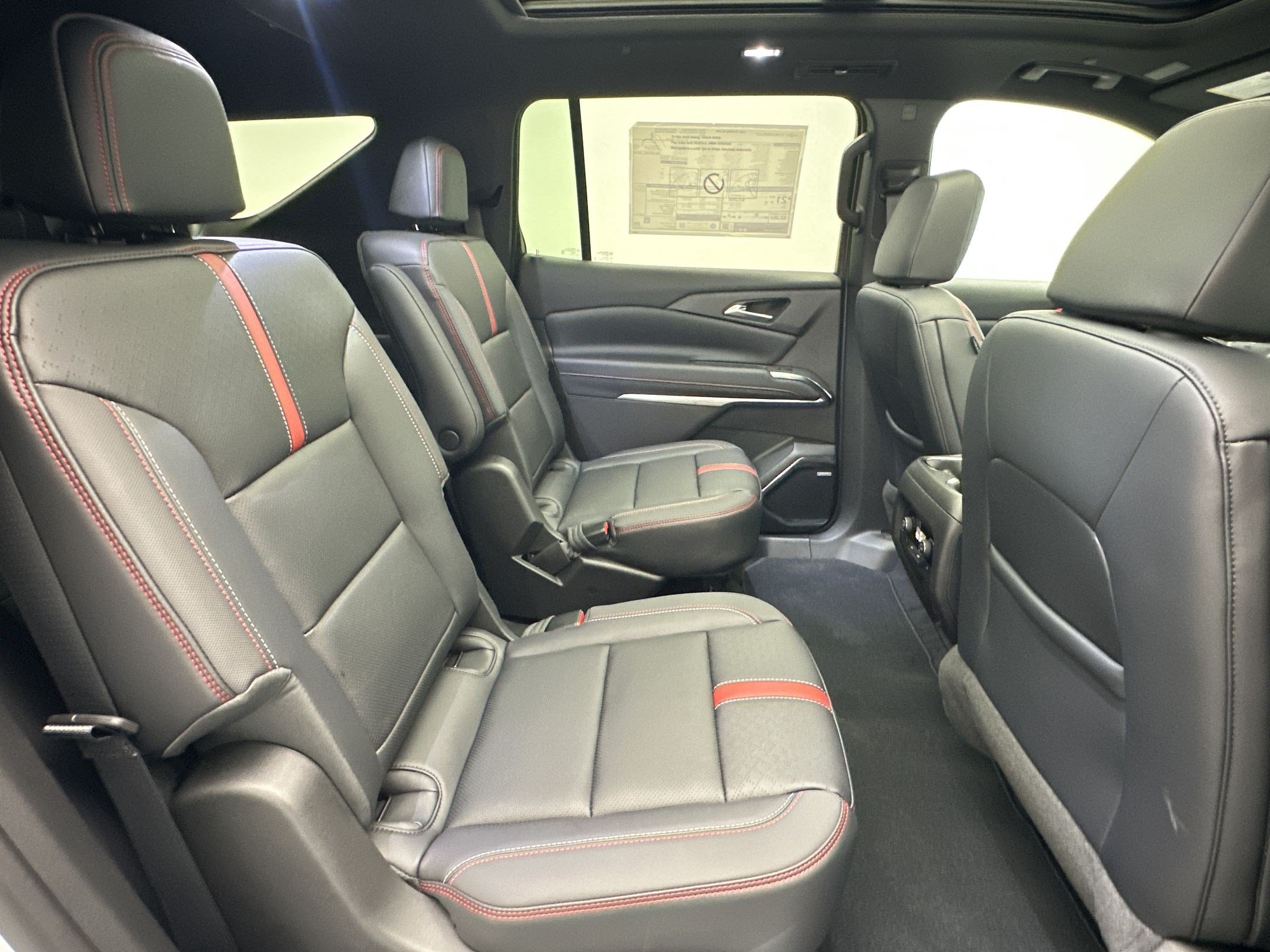 New 2026 Chevrolet Traverse RS w/ LPO, Floor Liner Package AWD/4WD image 32