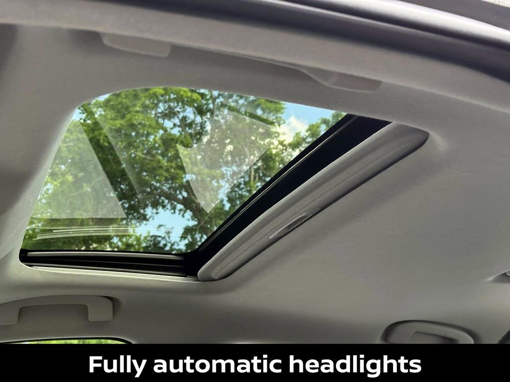 Certified 2023 Nissan Sentra SR w/ SR Premium Package image 27