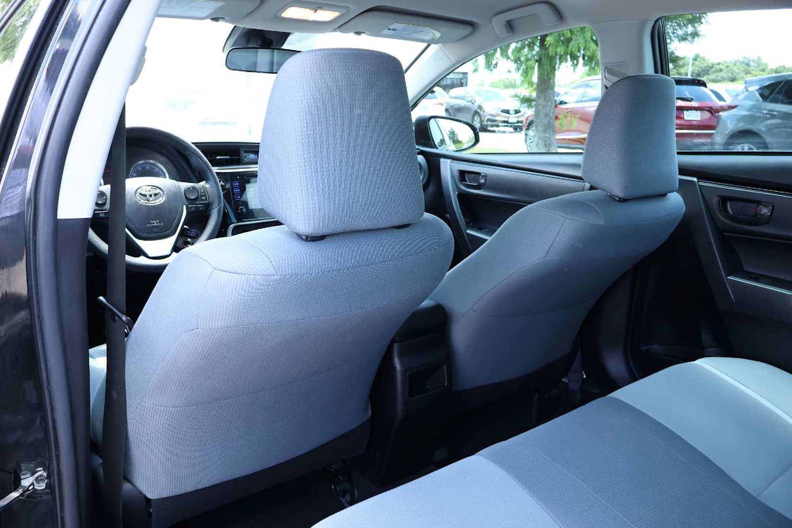 Used 2018 Toyota Corolla L FWD image 12