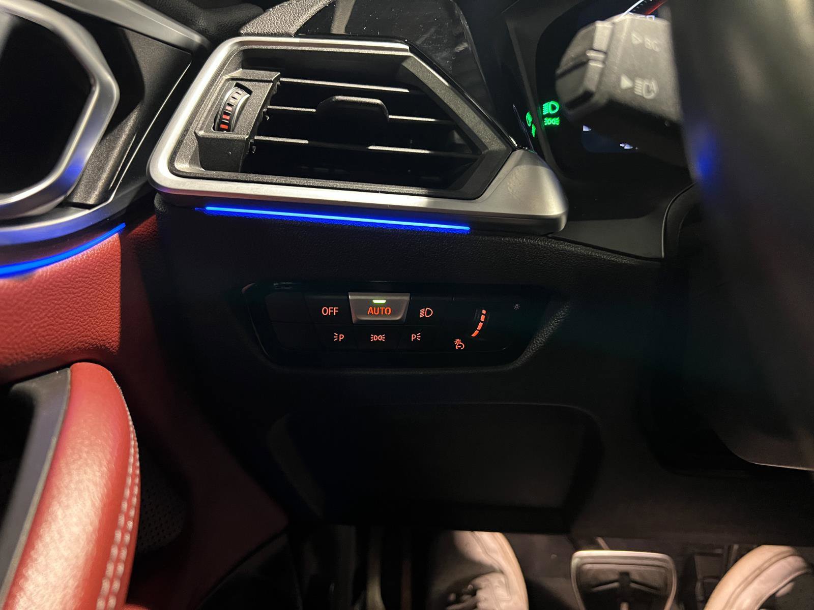 Used 2022 BMW 440i xDrive Convertible w/ Premium Package image 16