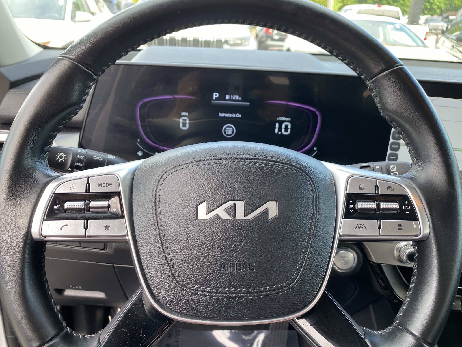 Used 2023 Kia Telluride LX AWD/4WD image 15