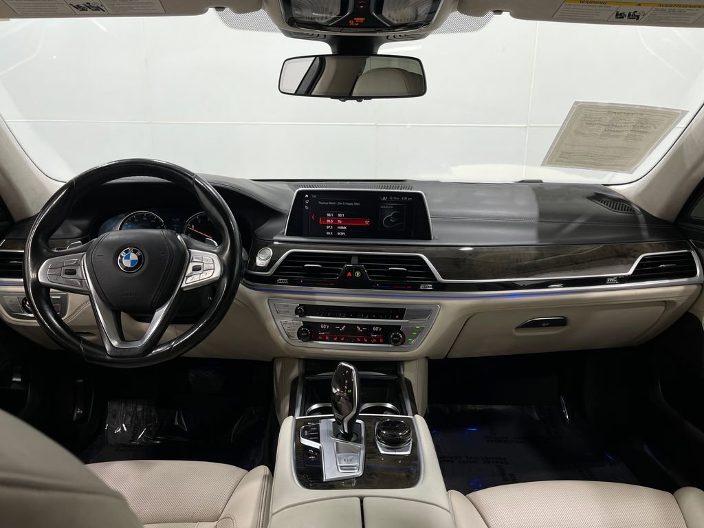 Used 2018 BMW 750i w/ Executive Package RWD image 19