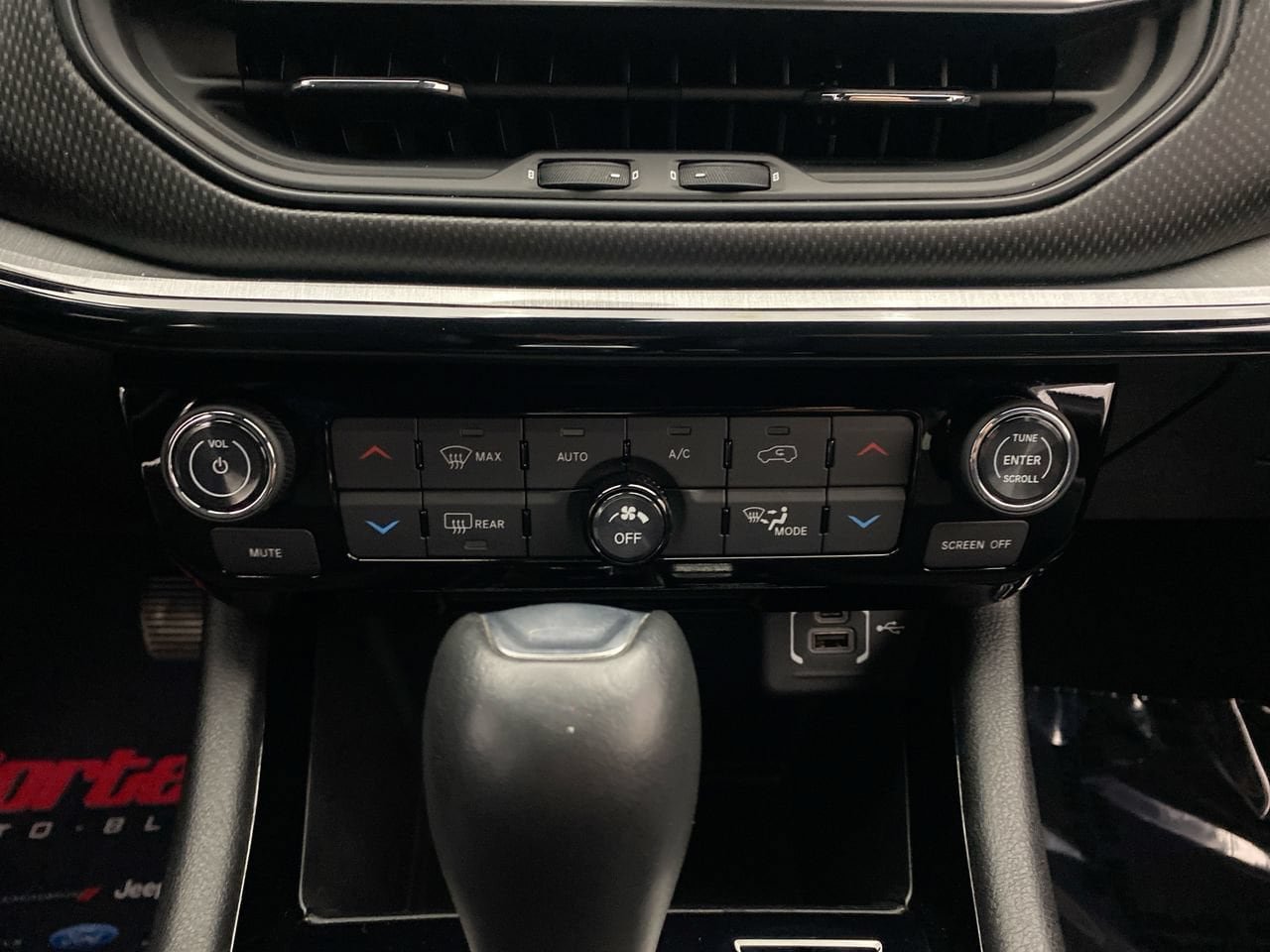 Used 2023 Jeep Compass Trailhawk w/ Trailhawk Convenience Group AWD/4WD image 21