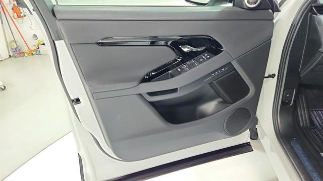 Used 2024 Land Rover Range Rover Evoque Dynamic SE image 20