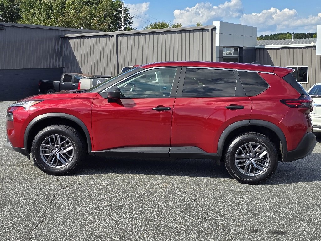 Used 2023 Nissan Rogue S image 23