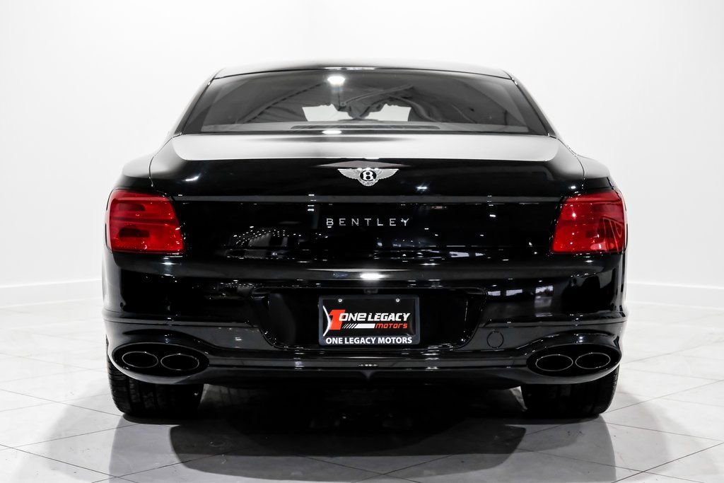 Used 2024 Bentley Flying Spur V8 image 7