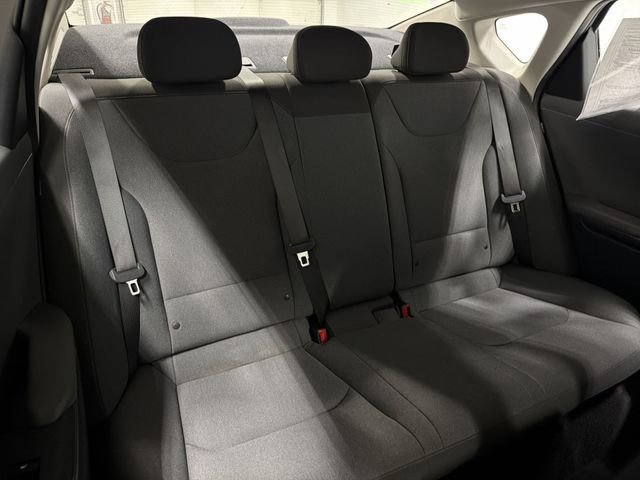 Used 2025 Kia K4 LXS image 16