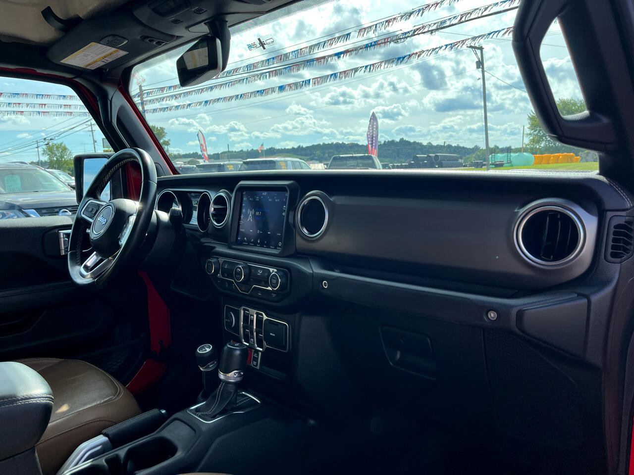 Used 2021 Jeep Gladiator Rubicon w/ Uconnect 4C Nav & Sound Group image 28