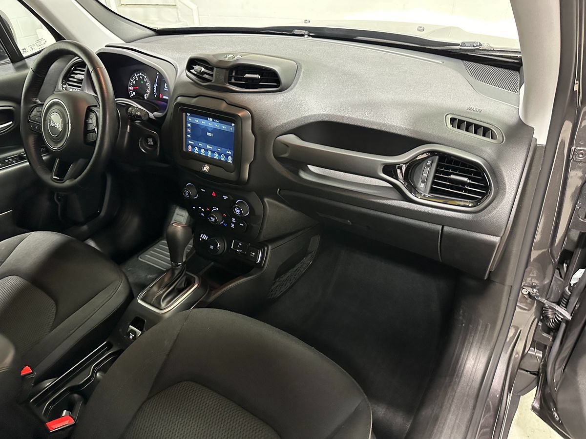 Used 2019 Jeep Renegade Altitude w/ Quick Order Package 2XM AWD/4WD image 13