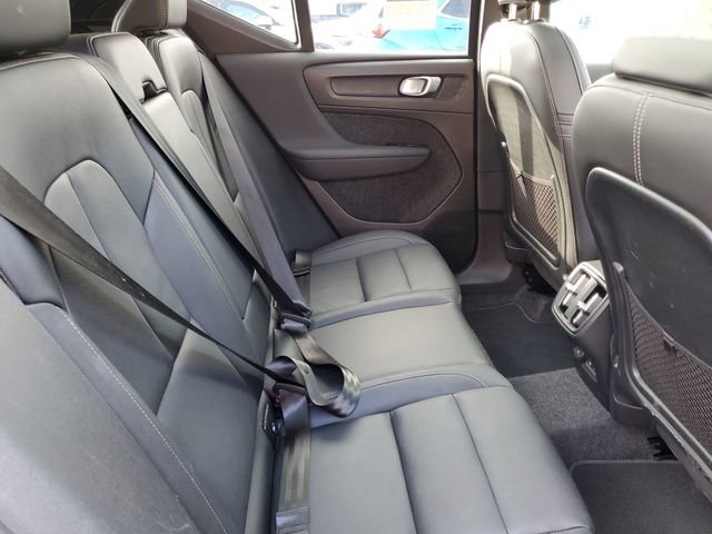 Used 2025 Volvo XC40 B5 Core image 27