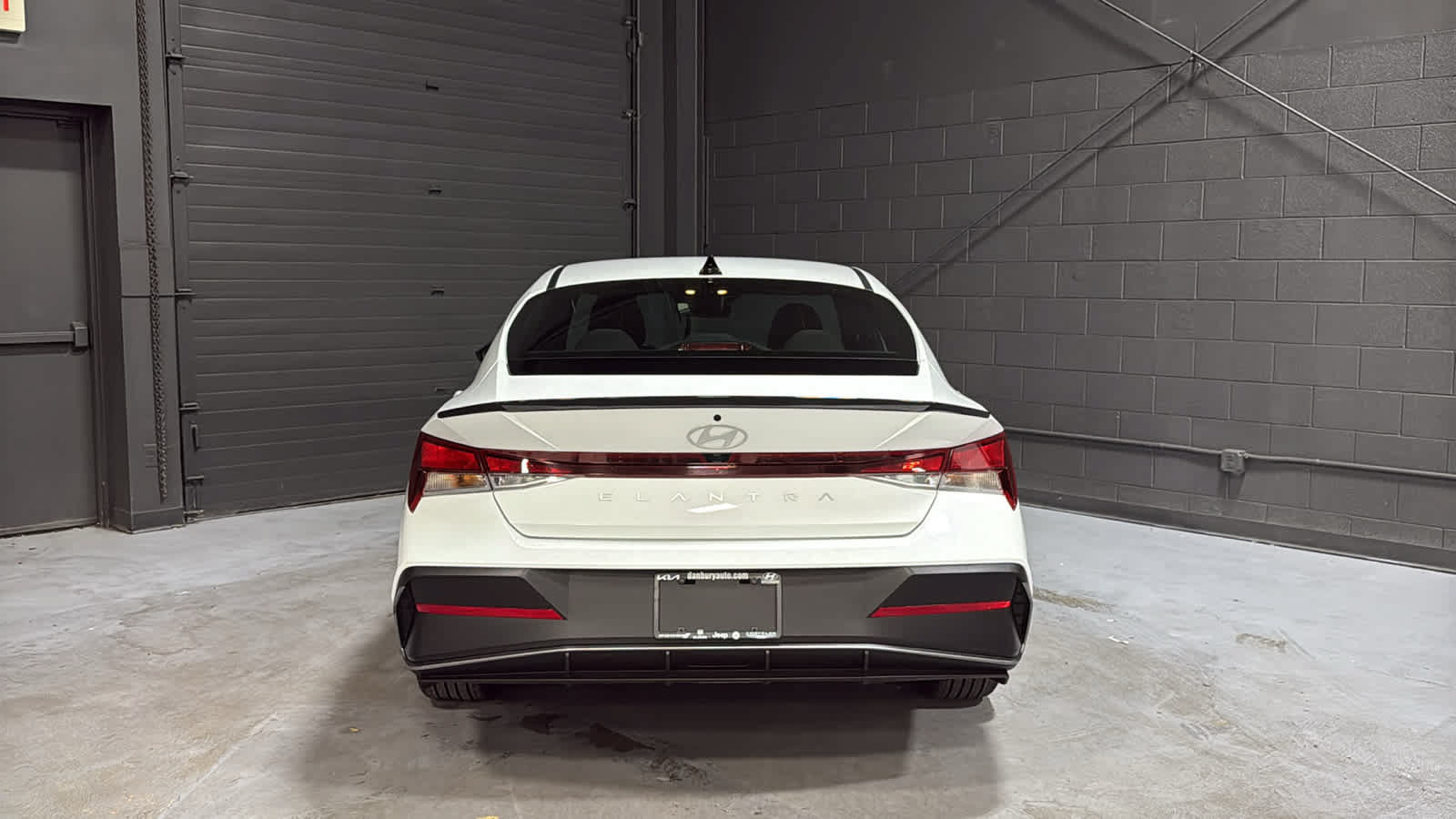 Used 2025 Hyundai Elantra Sport FWD image 5