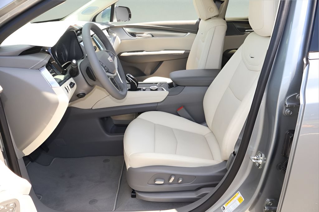 New 2026 Cadillac XT5 Premium Luxury w/ Driver Assist Package FWD image 11