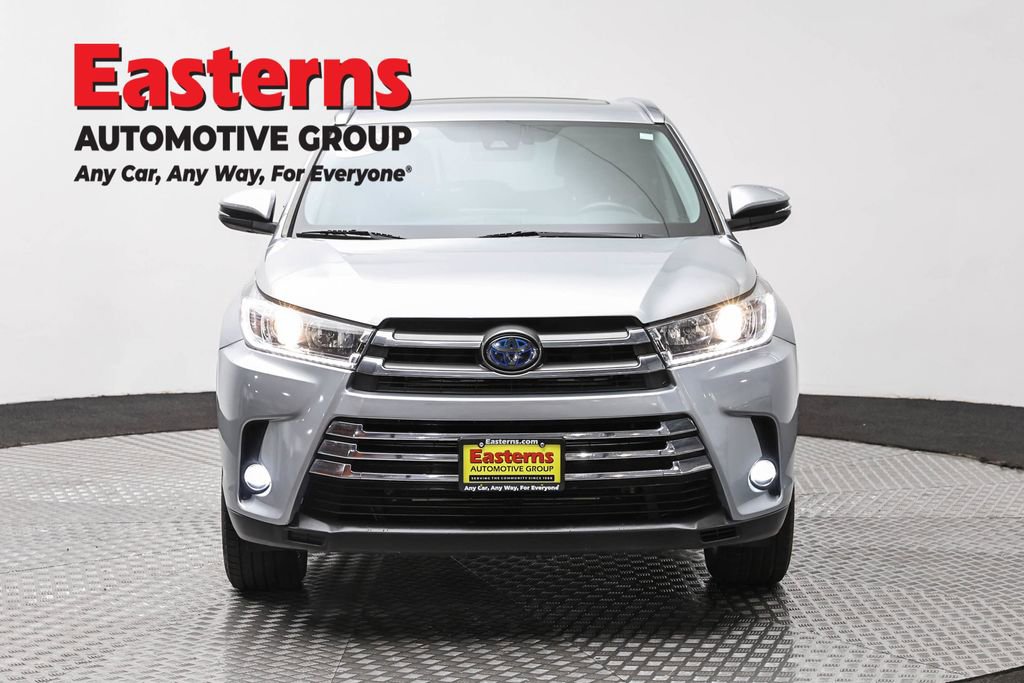 Used 2019 Toyota Highlander Limited w/ Carpet Mat Package (TMS) AWD/4WD image 2