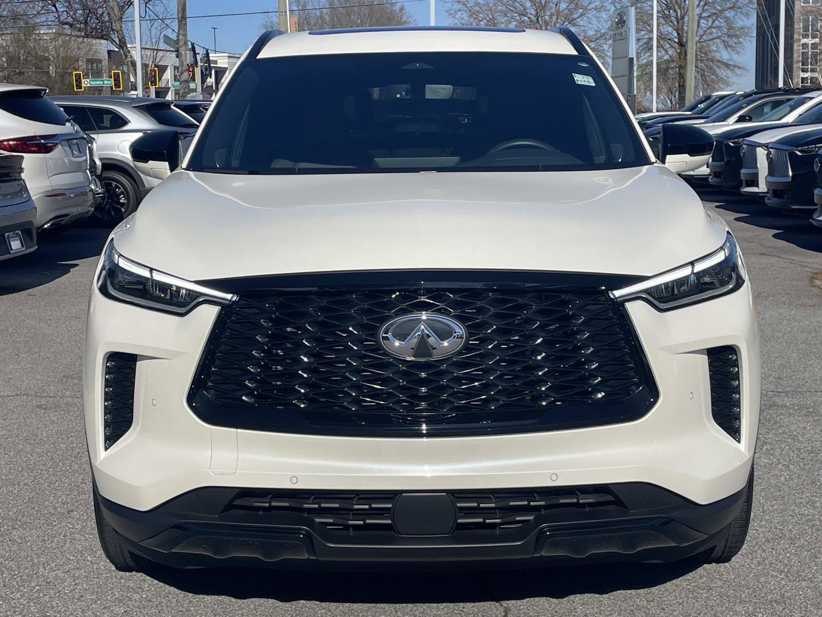 Certified 2025 INFINITI QX60 Luxe w/ Black Edition image 6