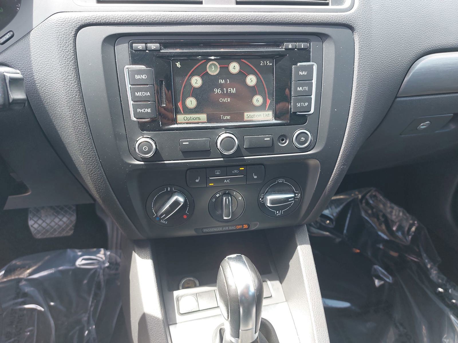 Used 2014 Volkswagen Jetta SEL FWD image 19