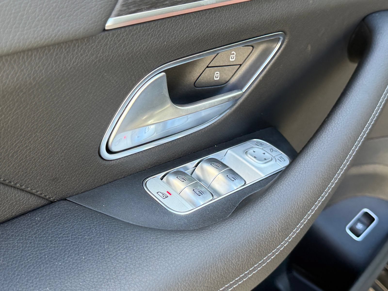 New 2025 Mercedes-Benz GLE 580 4MATIC image 17