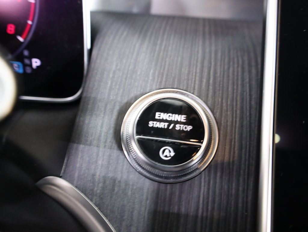 Used 2024 Mercedes-Benz GLC 300 4MATIC image 28