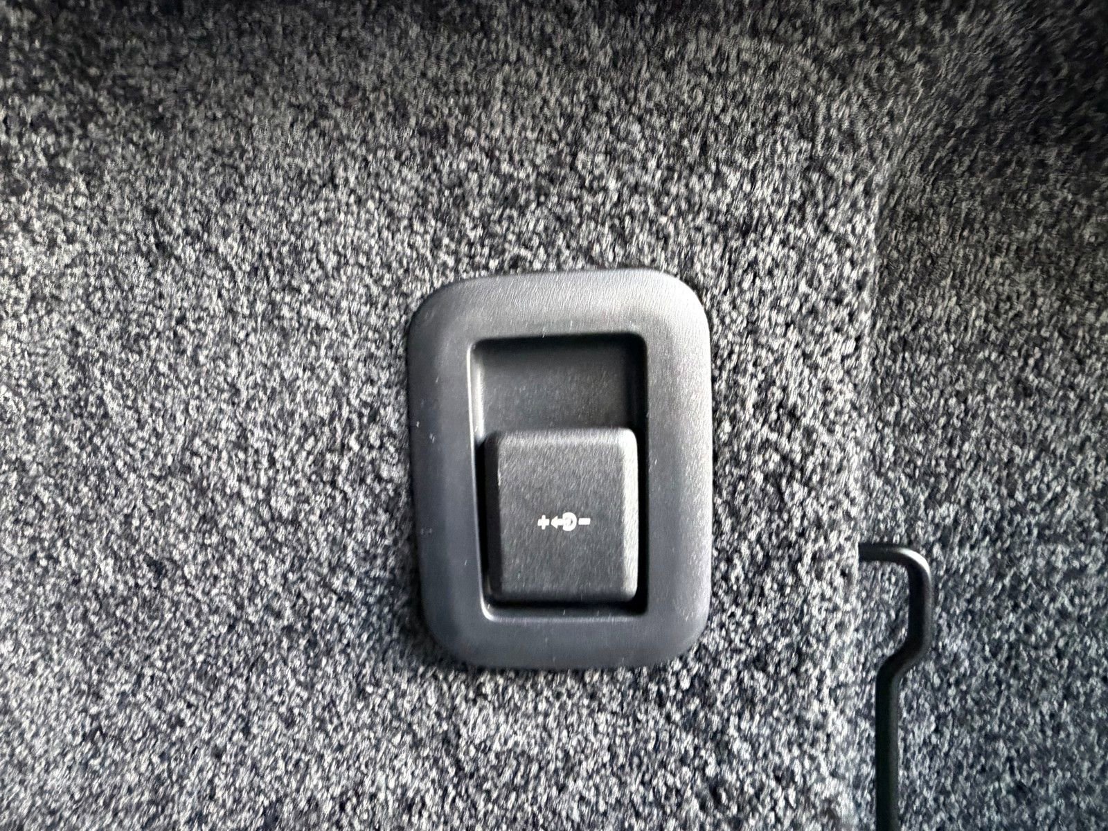 New 2026 Land Rover Range Rover SV image 34