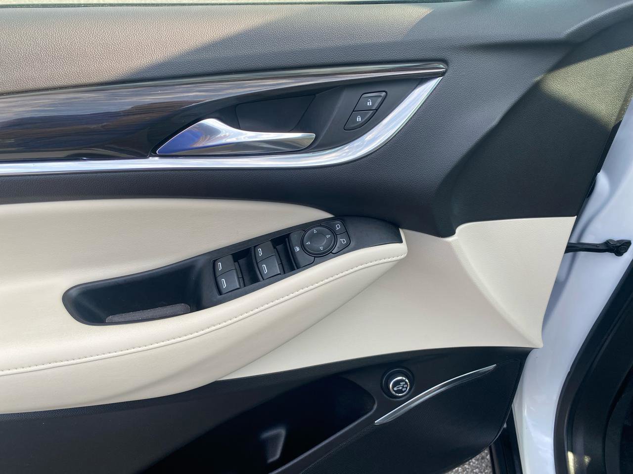 Used 2024 Buick Enclave Essence w/ Sport Touring Edition FWD image 14