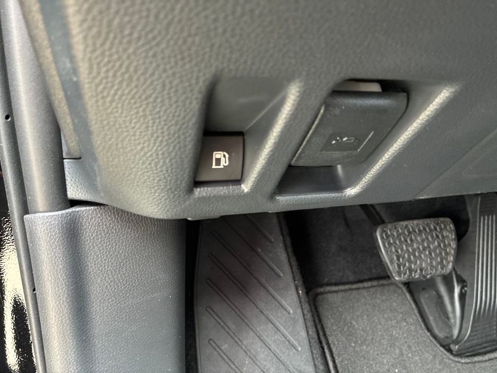 New 2026 Toyota RAV4 XSE image 38