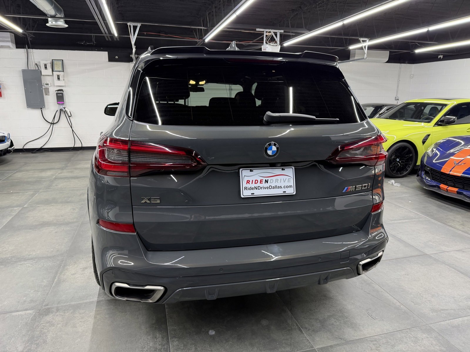 Used 2023 BMW X5 M50i w/ Executive Package image 5