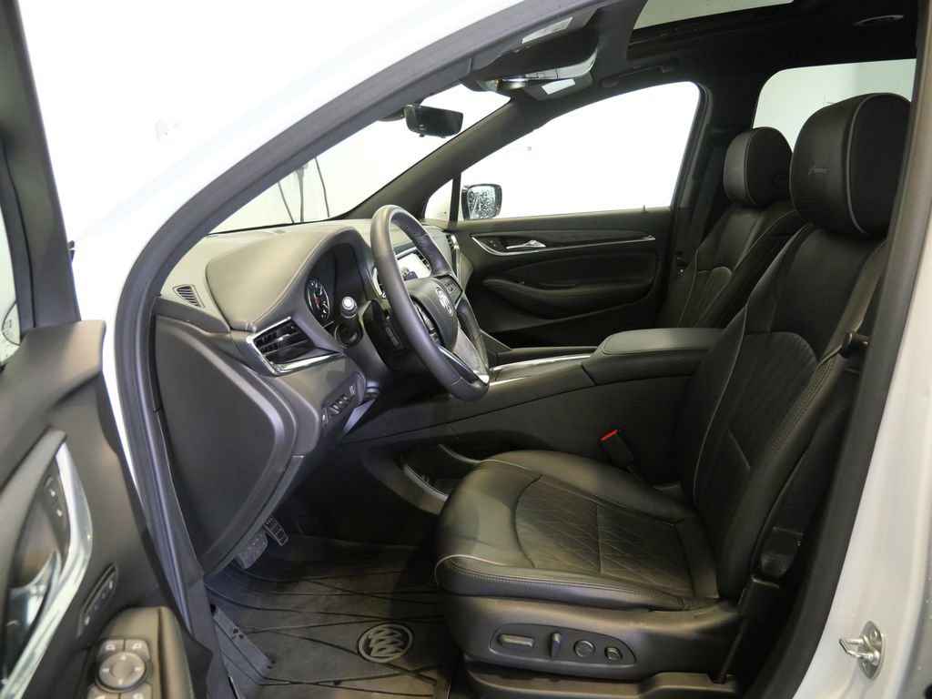 Used 2024 Buick Enclave Avenir w/ Avenir Technology Package AWD/4WD image 15