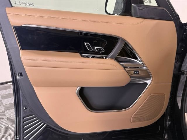 Used 2026 Land Rover Range Rover SE AWD/4WD image 25