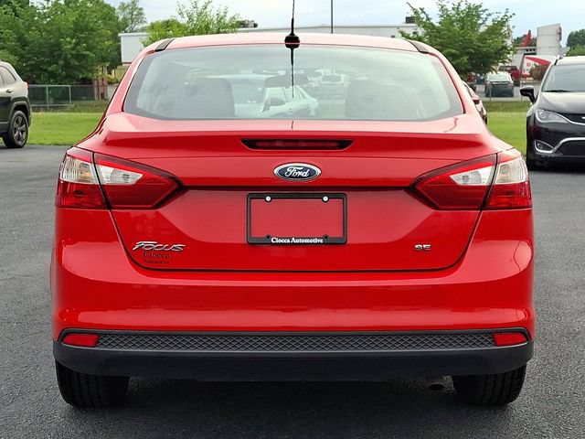 Used 2012 Ford Focus SE w/ SE Winter Pkg FWD image 7