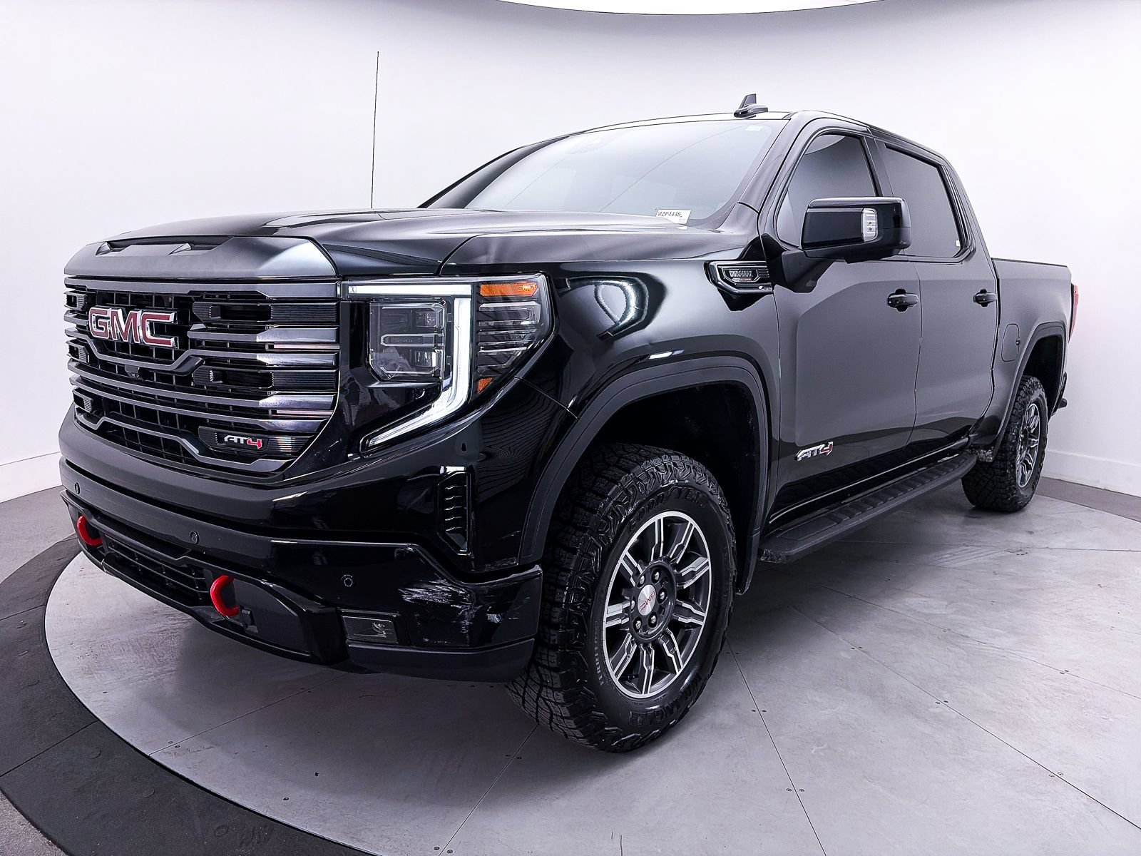 Used 2024 GMC Sierra 1500 AT4 w/ Technology Package AWD/4WD image 14