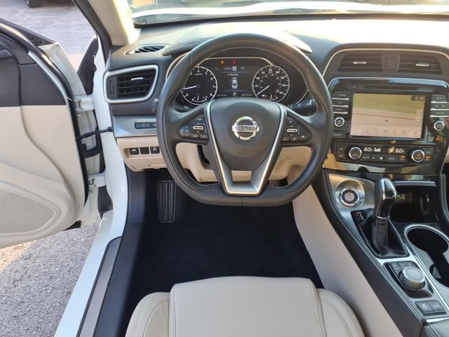 Used 2020 Nissan Maxima 3.5 SL w/ Floor Mat Group FWD image 11