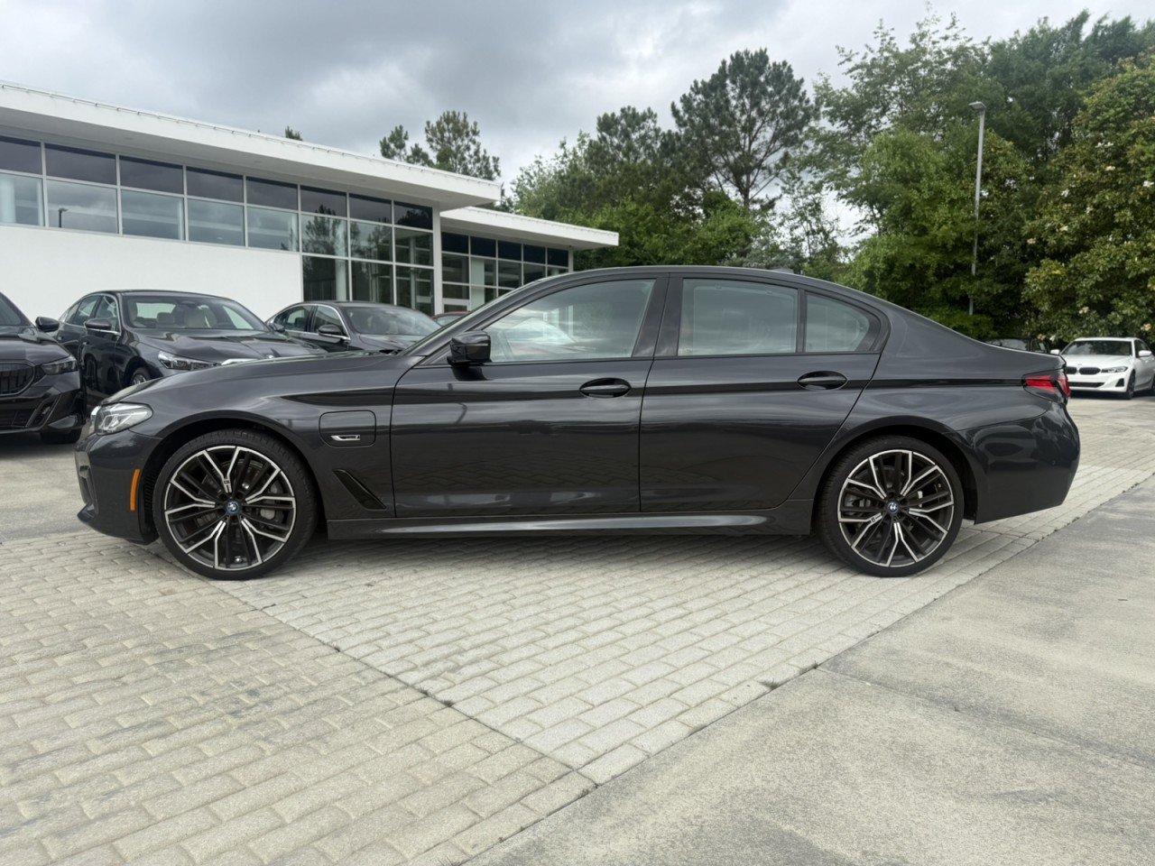 Certified 2023 BMW 530e w/ Executive Package RWD image 3